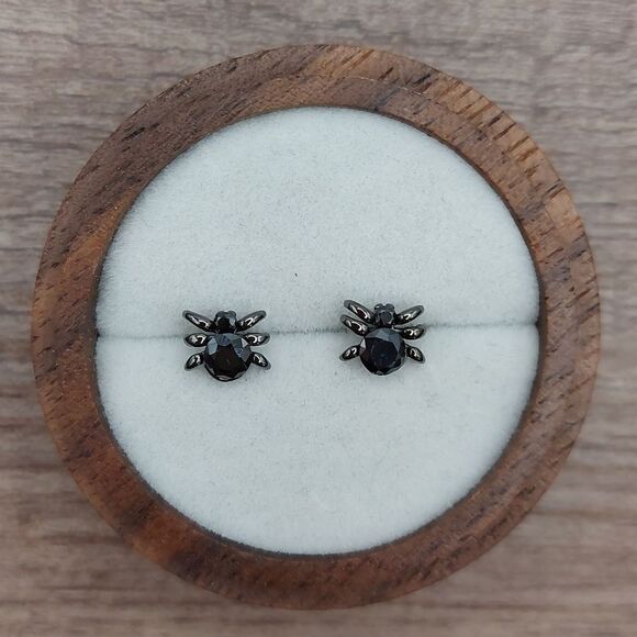 925 Sterling Silver Black Spider Stud Earrings - Picture 8 of 8